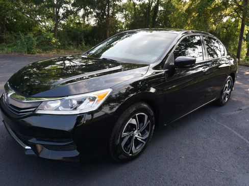 Used 2016 Honda Accord LX image 4