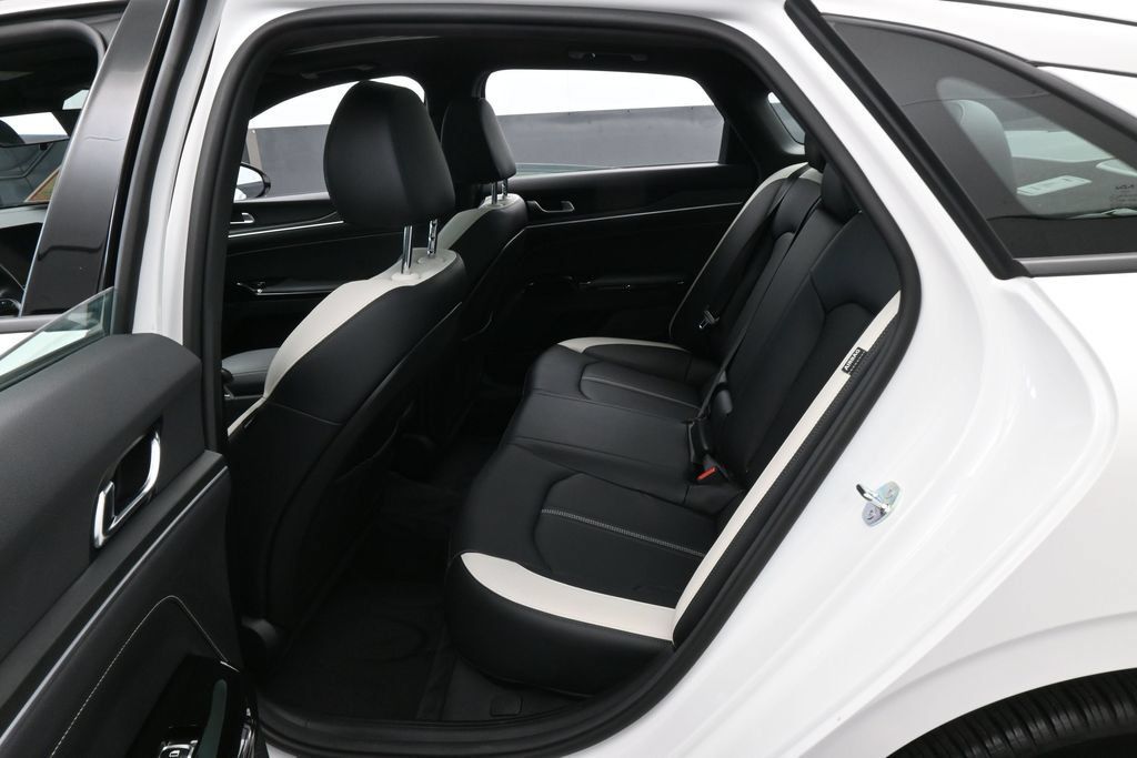 Used 2026 Kia K5 GT-Line w/ GT-Line Premium Package FWD image 37