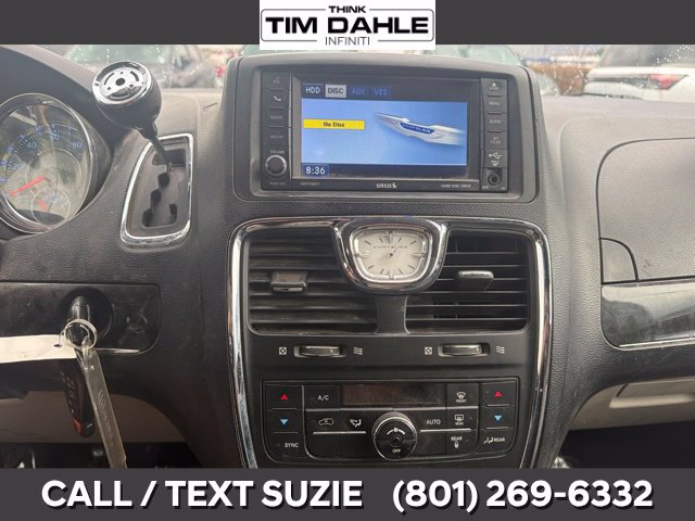 Used 2012 Chrysler Town & Country Touring w/ Entertainment Group #1 FWD image 14