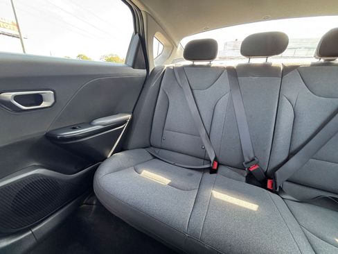 Used 2025 Kia K4 LXS image 41