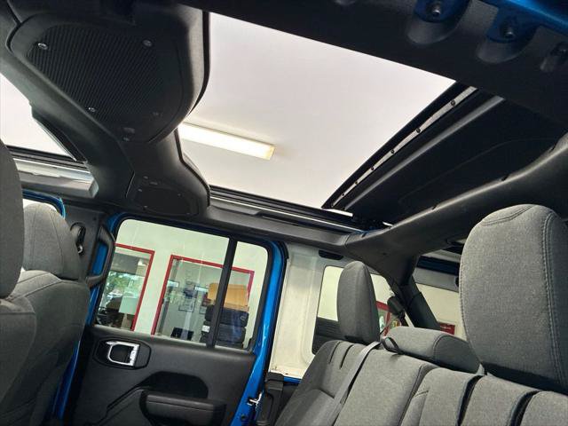 Certified 2024 Jeep Wrangler Unlimited AWD/4WD image 16