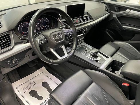 Used 2020 Audi Q5 2.0T Titanium Premium Plus w/ Premium Plus Package AWD/4WD image 13