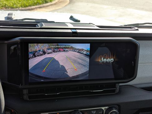 Used 2024 Jeep Wrangler Sport S image 22