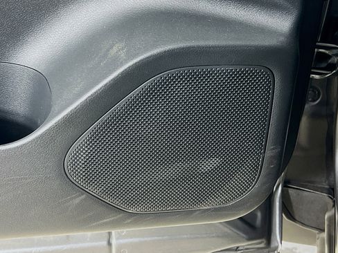 Used 2023 Nissan Rogue SV image 18