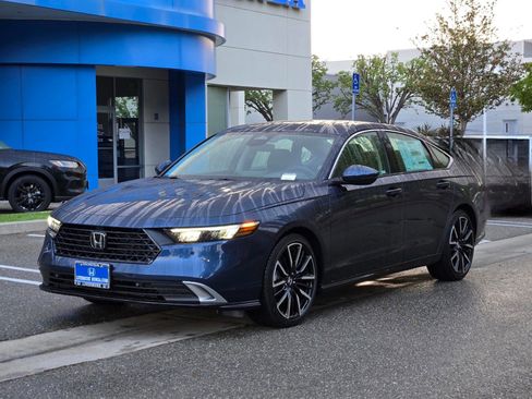 New 2026 Honda Accord Touring image 8