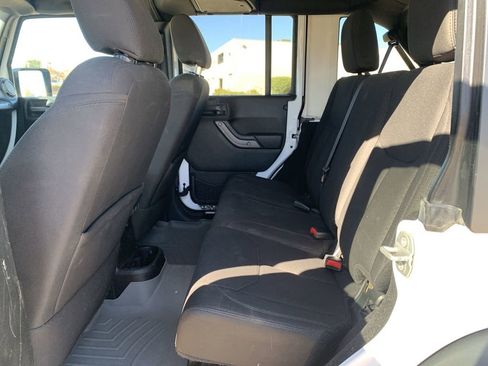 Used 2018 Jeep Wrangler Unlimited Sport S image 24