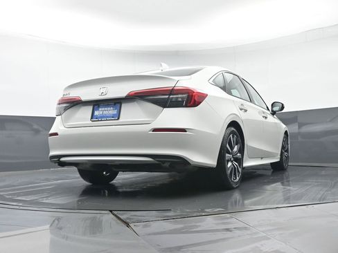 Certified 2024 Honda Civic EX image 36