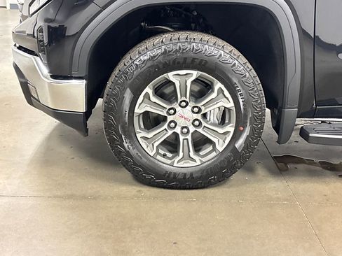 New 2026 GMC Sierra 1500 SLT image 8