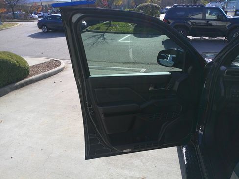 Used 2025 Toyota 4Runner Limited image 17