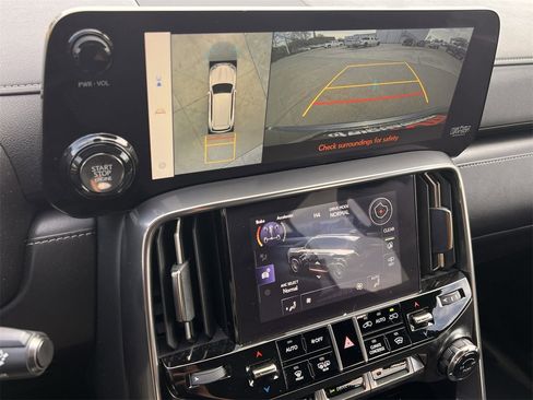 Used 2023 Lexus LX 600 4WD w/ Ultra Luxury Package image 18