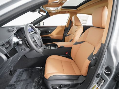 New 2025 Lexus ES 350 w/ Premium Package image 8