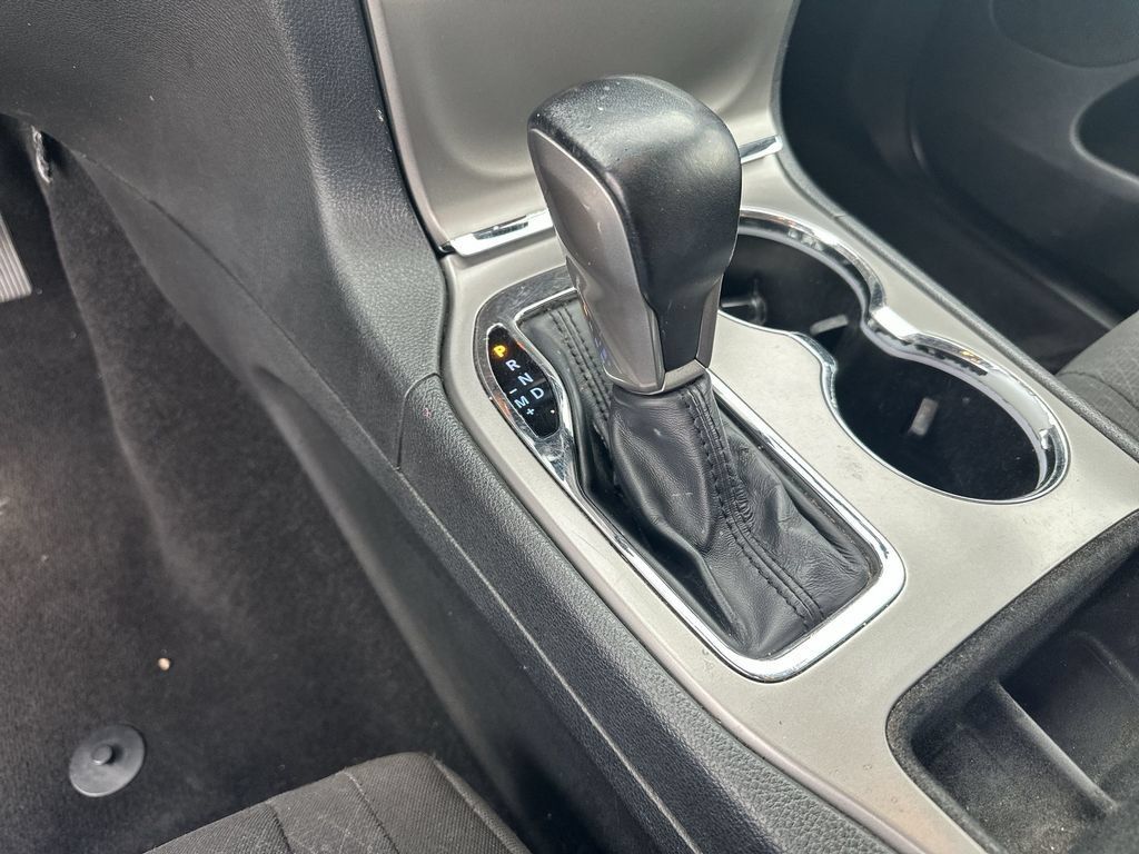 Used 2021 Jeep Grand Cherokee Laredo RWD image 15