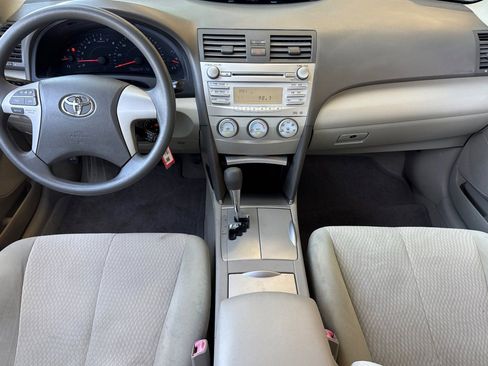 Used 2011 Toyota Camry LE image 14