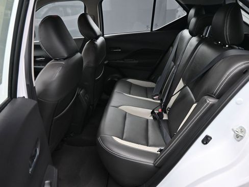 Used 2023 Nissan Kicks SV image 12