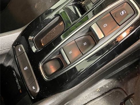 Used 2022 Chevrolet Bolt EUV LT w/ Driver Confidence Package image 8