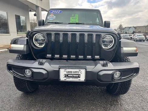 Certified 2022 Jeep Wrangler Unlimited Sahara AWD/4WD image 3