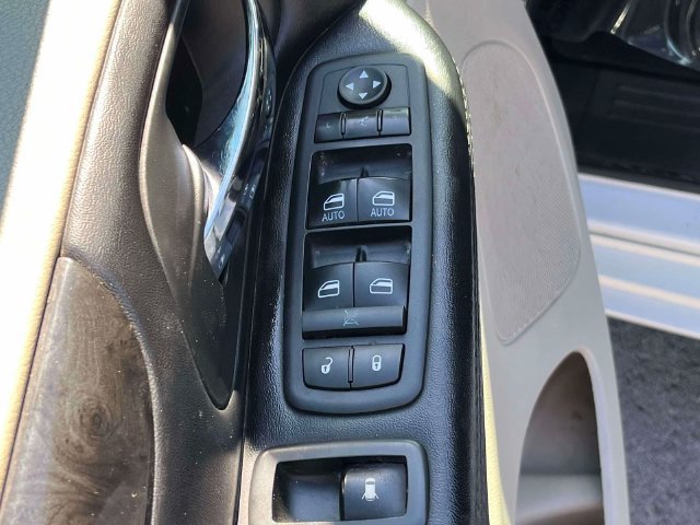 Used 2018 Dodge Grand Caravan SE w/ UConnect Hands-Free Group FWD image 25