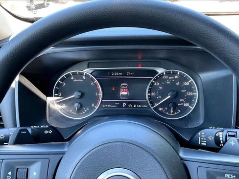 Used 2024 Nissan Rogue SV AWD/4WD image 10