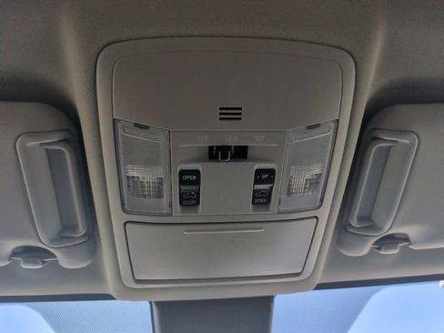 Used 2017 Toyota RAV4 XLE FWD image 27