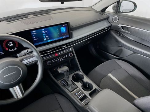 Certified 2025 Hyundai Sonata SE FWD image 25