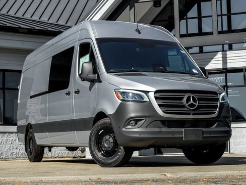 New 2025 Mercedes-Benz Sprinter 2500 image 1