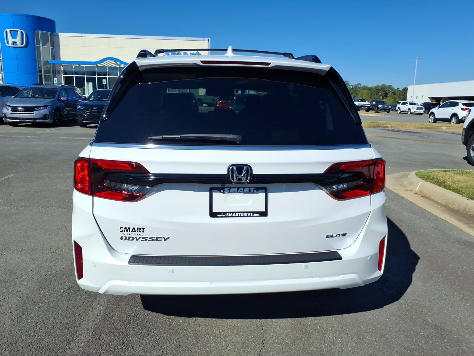 New 2027 Honda Odyssey Elite image 4