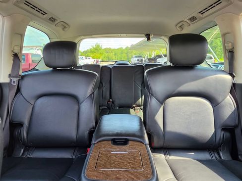 Used 2017 INFINITI QX80 4WD w/ All Season Package image 32