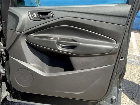 Used 2018 Ford Escape S image 22