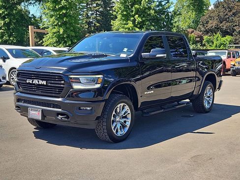 Used 2019 RAM 1500 Laramie AWD/4WD image 3