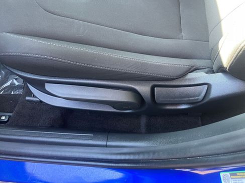 Used 2025 Hyundai Elantra SEL image 23