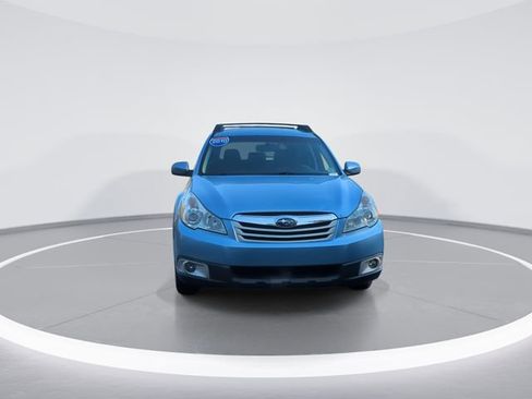 Used 2010 Subaru Outback 2.5i Premium AWD/4WD image 3