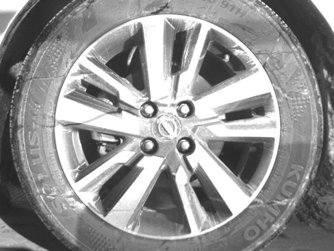 Used 2025 Nissan Versa SV image 12