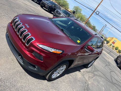Used 2018 Jeep Cherokee Latitude AWD/4WD image 44