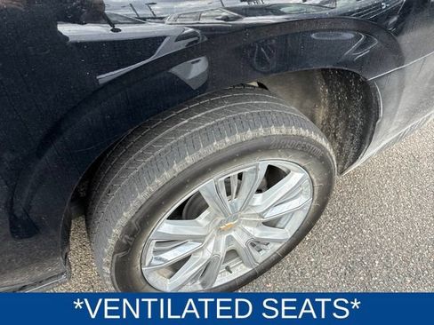 Used 2024 Chevrolet Suburban High Country w/ Premium Package AWD/4WD image 9