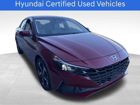 Certified 2023 Hyundai Elantra Limited w/ Preferred Accessory Package image 3