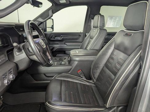 Used 2025 GMC Sierra 2500 AT4X image 11