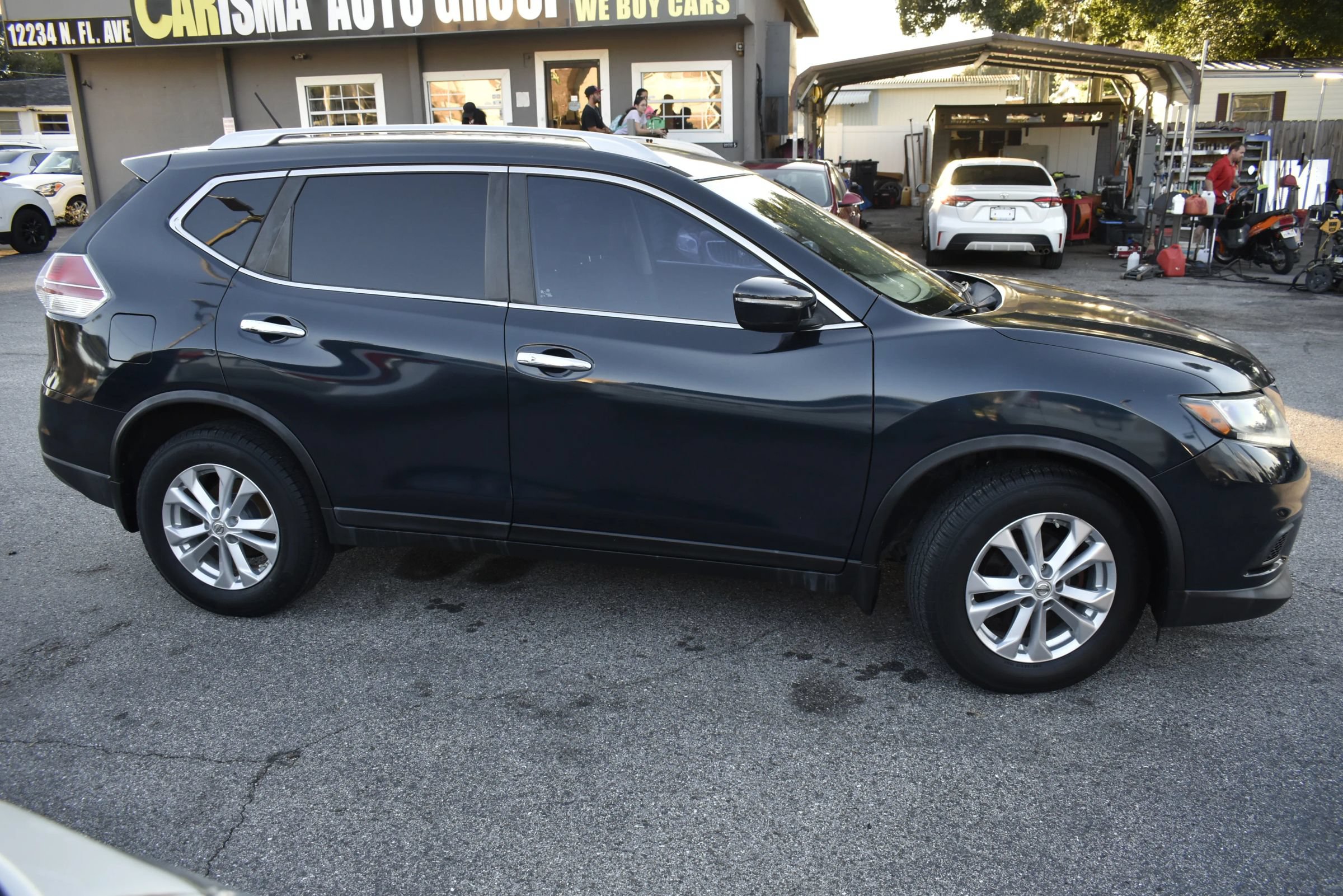 Used 2015 Nissan Rogue SV FWD image 8