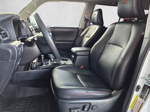 Used 2018 Toyota 4Runner TRD Off-Road Premium AWD/4WD image 16