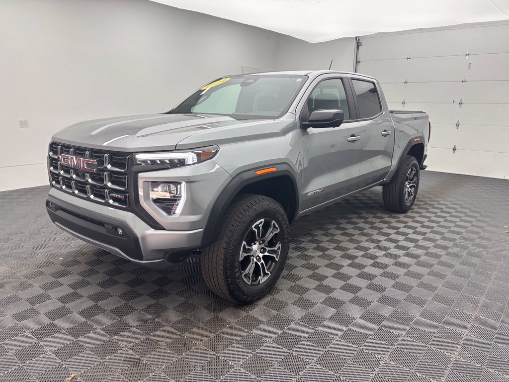Used 2024 GMC Canyon AT4 w/ Technology Package AWD/4WD image 12
