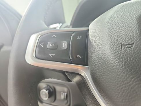 Used 2025 RAM 1500 Big Horn AWD/4WD image 24