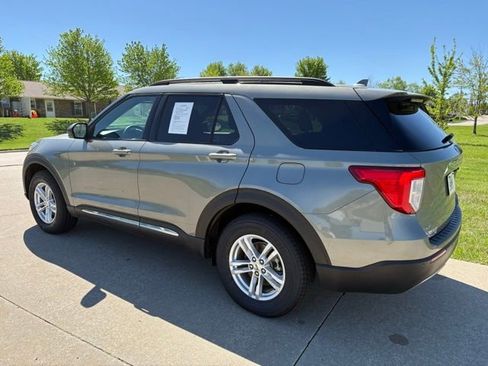 Used 2020 Ford Explorer XLT w/ Equipment Group 202A AWD/4WD image 6