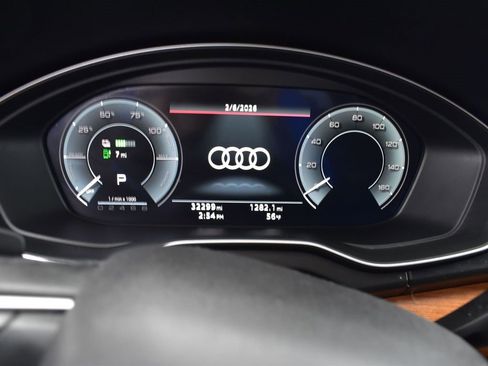 Used 2021 Audi Q5 e Premium w/ Convenience Package image 13