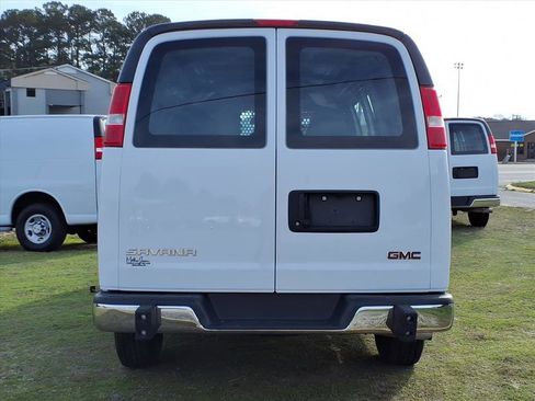 Used 2024 GMC Savana 2500 w/ Driver Convenience Package image 6