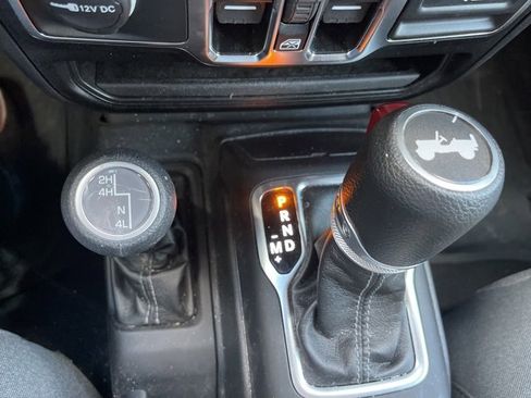 Used 2024 Jeep Wrangler Sport S image 23