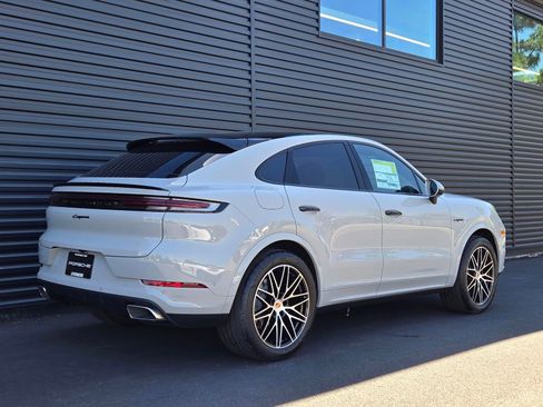 New 2025 Porsche Cayenne E-Hybrid Coupe AWD/4WD image 7
