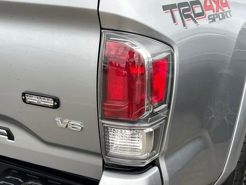 Used 2022 Toyota Tacoma TRD Sport w/ Technology Package AWD/4WD image 18