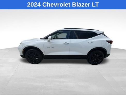 Used 2024 Chevrolet Blazer LT w/ Convenience Package FWD image 2