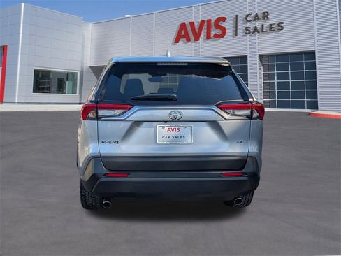 Used 2025 Toyota RAV4 LE image 9