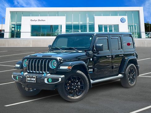 Used 2022 Jeep Wrangler Unlimited Sahara w/ Cold Weather Group AWD/4WD image 1