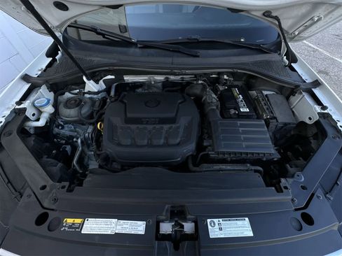 Used 2019 Volkswagen Tiguan SEL R-Line w/ 3rd Row Seat Package image 15